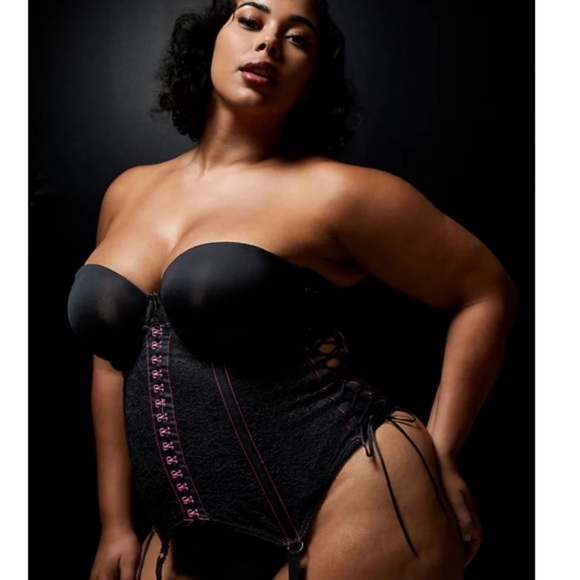 torrid Other - Torrid Size 1 Betsey Johnson Underbust Corset NWT